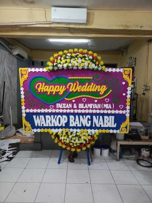 Papan Bunga di Tegal Alur
